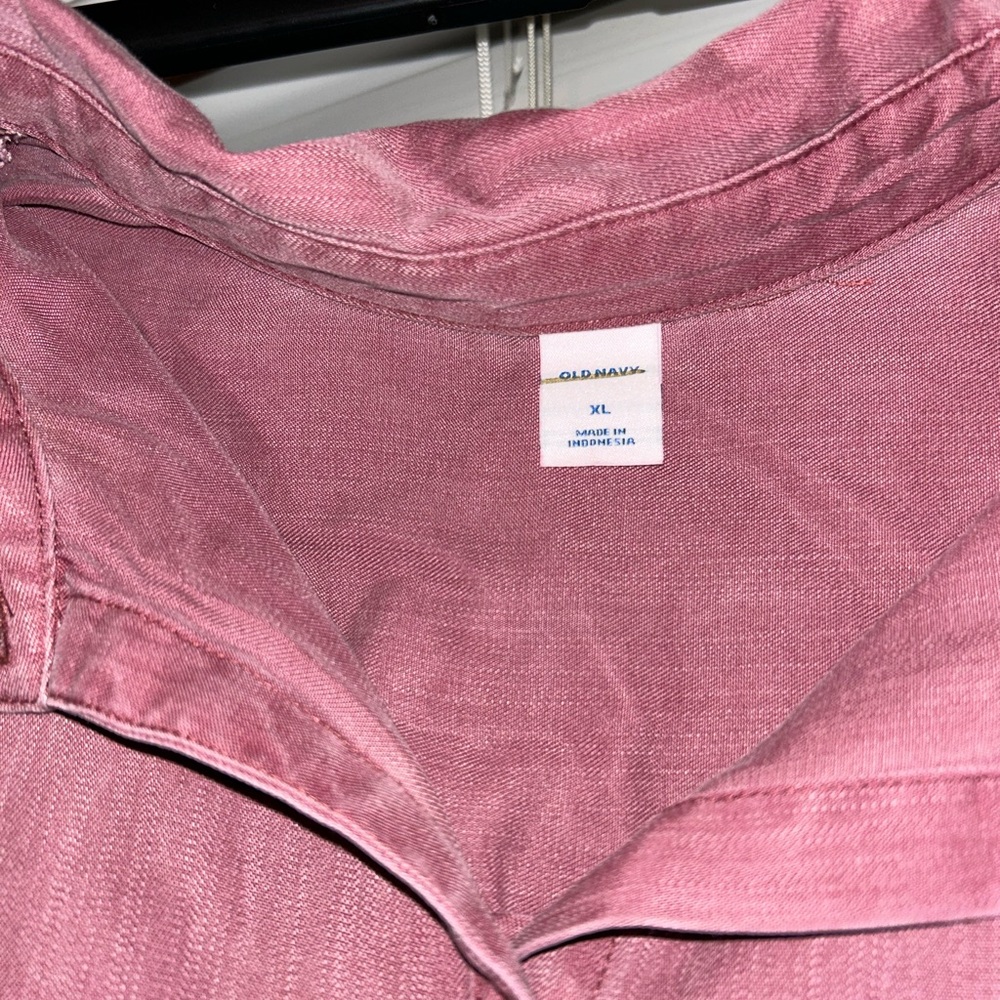 Old Navy Rose Button-Up Shirt XL